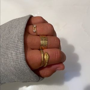 Very unique Snake Wrap Around Yellow Gold Ring